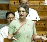 Rahul Gandhi 'only person who didn't bend' before govt, says Priyanka in LS