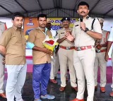 Ongole Auto Driver Returns 30 Lakh Gold Praised by SP