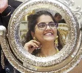 Gold slips on strong dollar, silver rebounds on MCX; Rupee hits record low