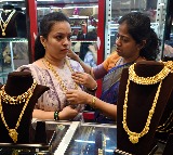 Gold dips 0.73 pc this week amid profit booking, dollar surge