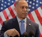 Hakeem Jeffries slams Trump on Iran war, costs