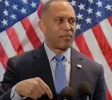Hakeem Jeffries slams Trump on Iran war, costs