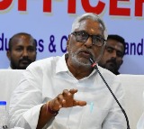 Jeevan Reddy Responds to Sanjay Kumars Offer Still in Congress