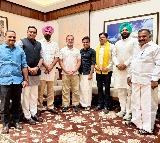 Rahul Gandhi meets Cong MPs after Lok Sabha revokes suspension