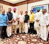 Rahul Gandhi meets Cong MPs after Lok Sabha revokes suspension