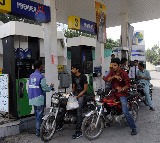 Pakistan struggles under major fuel crisis: Report
