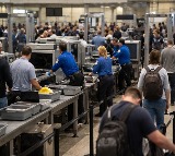 US airport delays grow as DHS shutdown hits TSA staffing