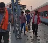 Patna Railway Station Passengers Walk on Wet Concrete Viral Video