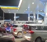 Panic buying at fuel stations in Hyderabad; petroleum dealers association says no shortage