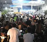 Petrol Bunks No Stock Boards Due To New Rule