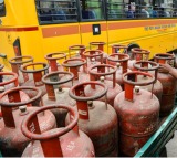Central Government Warns Hotels on Extra LPG Charges