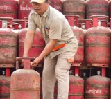 Centre increases supply of commercial LPG to 70 pc, prioritises labour-intensive sectors