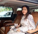 Hema Malini calls Neena Gupta's Aachari Baa 'a must watch'