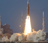 NASA astronauts carry iPhones to Moon for 1st time aboard Artemis II mission