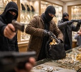 Daylight robbery in Darbhanga: Armed gang loots jewellery worth Rs 1.8 crore