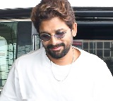 Allu Arjun Birthday Midnight Fan Celebration at Residence