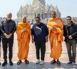 Shankar, Ehsaan, Loy seek divine blessing at Akshardham Swaminarayan temple in US