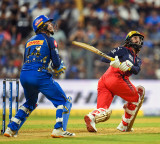 RCB Batters hammers Mumbai Indians bowlers in Wankhede