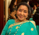 Asha Bhosle Love Marriage at 16 and Life Story
