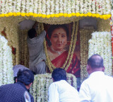 Aamir Khan, Vicky Kaushal bid adieu to Asha Bhosle, Sudesh Bhosale, Shaan offer music tribute