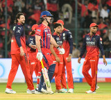 Lucknow Super Giants Collapses Against RCB Bowlers in Bangalore