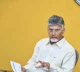Chandrababu Naidu Meets with Ministers Going to Singapore