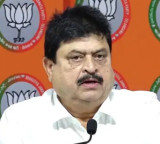 BRS Leaders Distorting Tejasvi Surya Comments Says Ramchander Rao