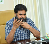 Pawan Kalyan responds to Varun Tejs knee surgery