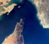 Iran Warns US of Missile Attack Over Hormuz Strait