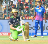 Philip Salt Scores 63 RCB Limited to 175 Against DC