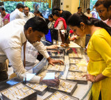 Akshaya Tritiya Gold and Silver Sales Reach Rs 20000 Crore