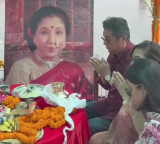 Zanai Bhosle fulfills Asha Bhosle's last wish, immerses her ashes in the Ganga at Varanasi