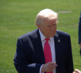 Trump unilaterally extends ceasefire despite Iran staying away from talks (Ld)