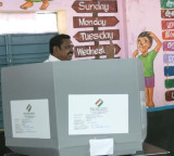 TN polls: EVM glitches delay start of voting in several booths; leaders, celebrities among early voters