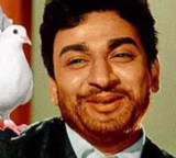 Karnataka remembers legendary actor Rajkumar on his 97th birth anniversary; tributes pour in