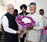 Chandrababu met governor at Lok Bhavan