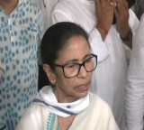 Mamata Banerjee accuses BJP of rigging Bengal polls