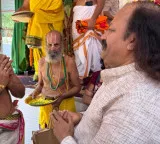 పురాణపండ శ్రీనివాస్ ఆధ్యాత్మిక యాత్ర.. ఒకే రోజు మూడు మహాక్షేత్రాల సందర్శన