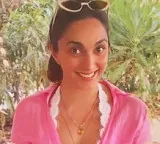 Sidharth Malhotra giggles as Kiara Advani sings ‘Baby Shark’ while waiting for food at Maldives