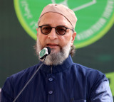 Owaisi criticises Haj airfare hike, seeks withdrawal of circular and refund for pilgrims