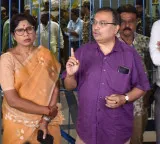 Trinamool, BJP workers clash outside Kolkata counting centre; Mamata keeps vigil at another strong room