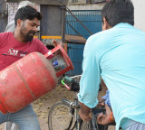 LPG Gas Cylinder Price Hiked by Rs 993 on Commercial Cylinders