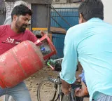LPG Gas Cylinder Price Hiked by Rs 993 on Commercial Cylinders