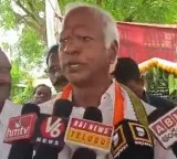 Kadiyam Srihari fires at KCR
