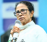Mamata Banerjee warns against EVM tampering at Kolkata strongroom