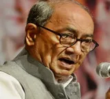 Digvijaya Singh Meets CM Yadav Sparks Congress Speculation