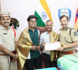 VC Sajjanar Praises Father Son Duo Who Exposed Gas Theft