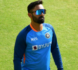 Smriti Mandhana Reminds Me of Dhoni in Captaincy Says Dinesh Karthik