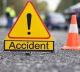 Two youths burnt alive after car rams into bike in Andhra's Anantapur