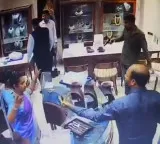 Three injured as armed robbers storm jewellery showroom in Telangana